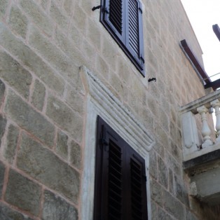 House Klaic front House Klaic front